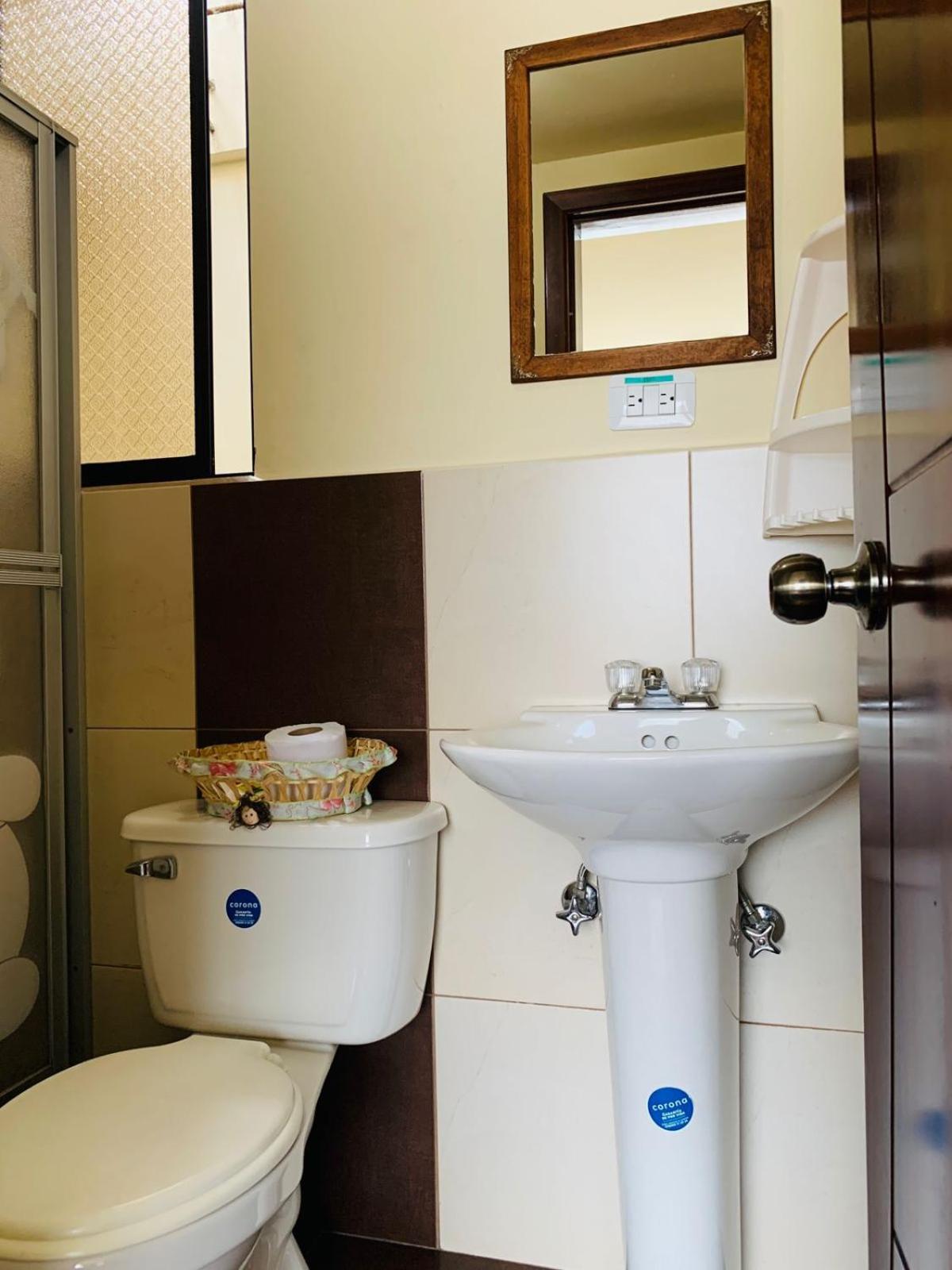 Dos Hemisferios Hotel Quito Eksteriør billede