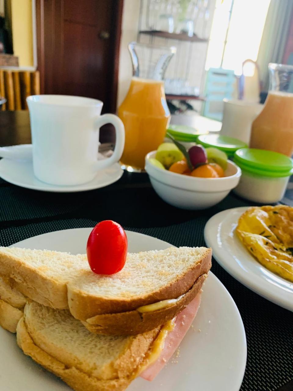 Dos Hemisferios Hotel Quito Eksteriør billede